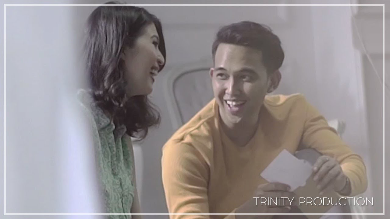 Indra Sinaga - Menikmati Cinta | Official Music Video