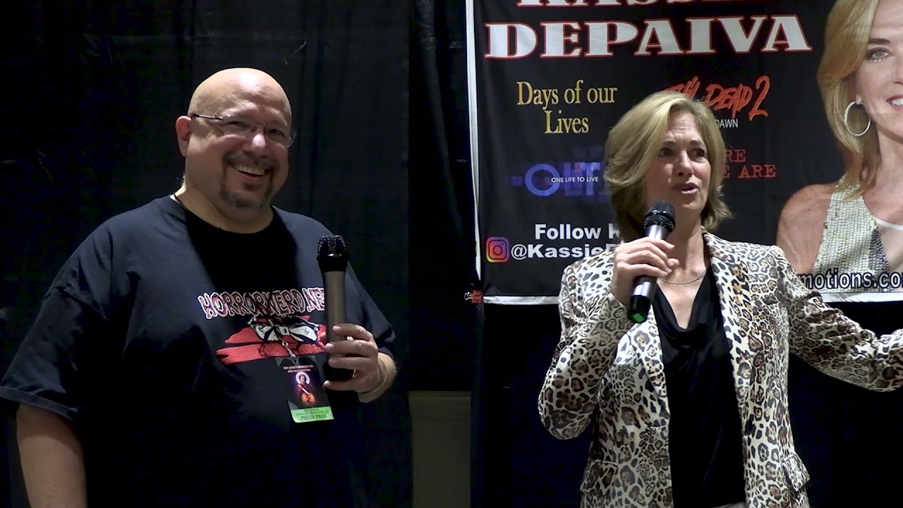 Kassie DePaiva at NJHorrorCon Sept 2021