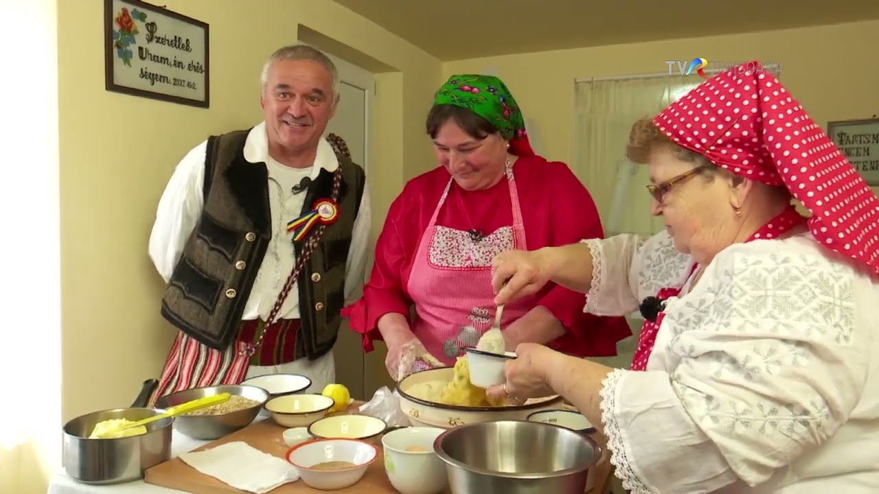 Ciorbă ungurească de varză și kürtos kolacs la Ramna #SareaInBucate