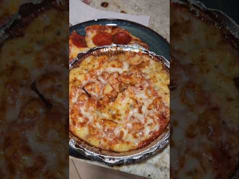 Cicis pizza eat dinner with me.  #cicispizza #pizza #pasta
