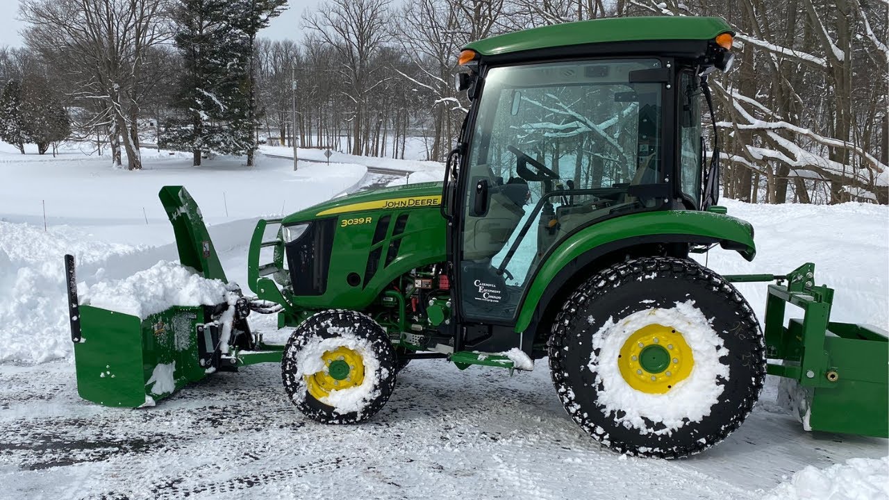 Снежная буря в День святого Валентина! 2 фута снега! John Deere 3039R
