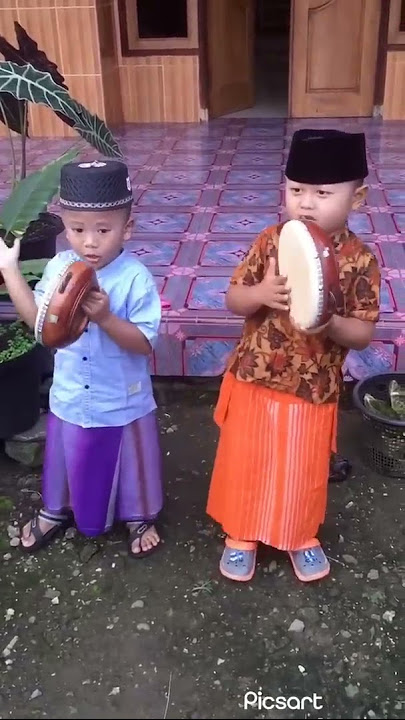 Ajaib anak umur 4 tahun memainkan rebana Sholawat badar Anak-Anak#shorts