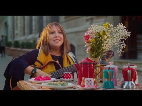 Besos de café - Liuba María Hevia