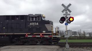 NS 4924 Intermodal South & Meets NS 3668 North | Township Rd. 124 Railroad Crossing, Attica, OH NS 4924 Intermodal South & Meets NS 3668 North | Township Rd. 124 Railroad Crossing, Attica, OH