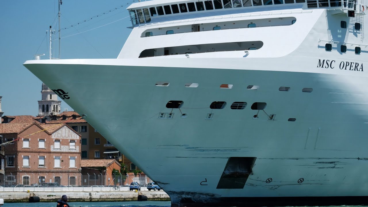 Grand Princess: Passengers stuck on cruise ship share photos - CNN