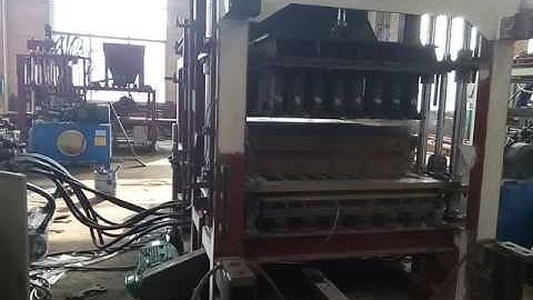 Test run video of QT5-15 block machine