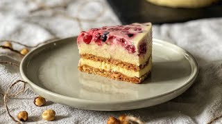 ДАКУАЗ с ягодами и ванильным крем-муссом (Dacquoise aux fruits rouges)| Мильфей