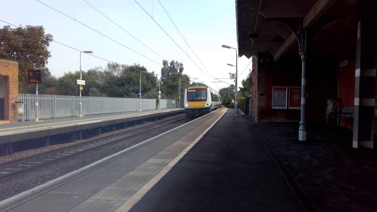 camera iphone 8 plus apk 170271 passes through Needham Market | 21/09/2016