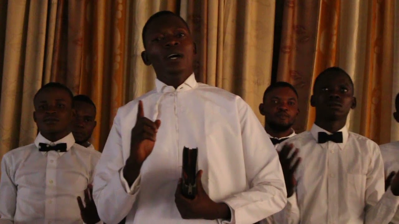 groupe A dans ungambile avec le president