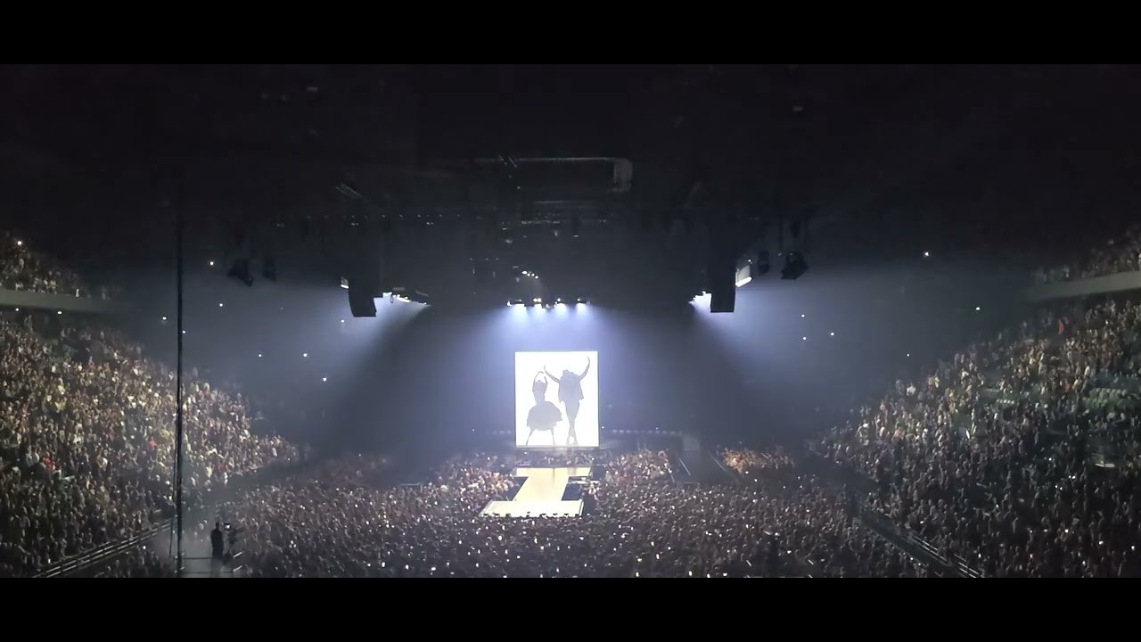 Madonna Like a Virgin ( Michael Jackson's ) Live 12.11.2023 Paris Accor ...