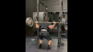 CBUM BARBELL SQUAT