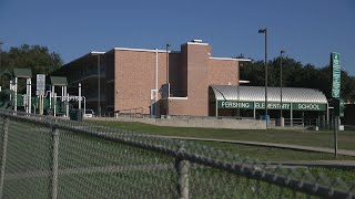‘We’re going to knock on doors’: Neighborhood rallies to save SAISD school from closure