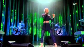 Robyn - Indestructible (Live Nobel Peace Prize Concert 2010) chords