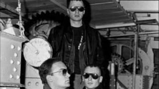 Front 242 ~ Im Rhythmus Bleiben