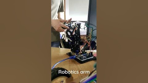 Brazo robótico controlado por joystick