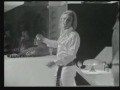 Miniature de la vidéo de la chanson Cours Plus Vite Charlie (Cut Across Shorty)