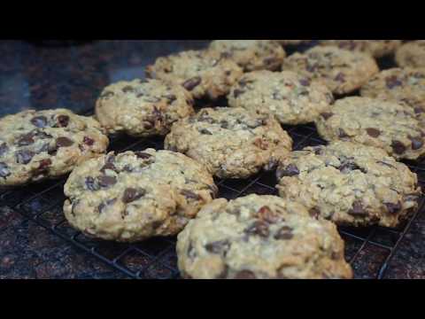 Toasted Pecan Oatmeal Chocolate Chip Cookies