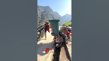 😱 Look at this guy doing this to his bike!