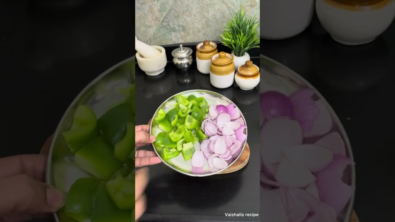 सिमला मिरची व कांद्याची चटपटीत भाजी अशी करा | एकदा केली की पुन्हा पुन्हा कराल😋 Simla Mirch ki Sabji