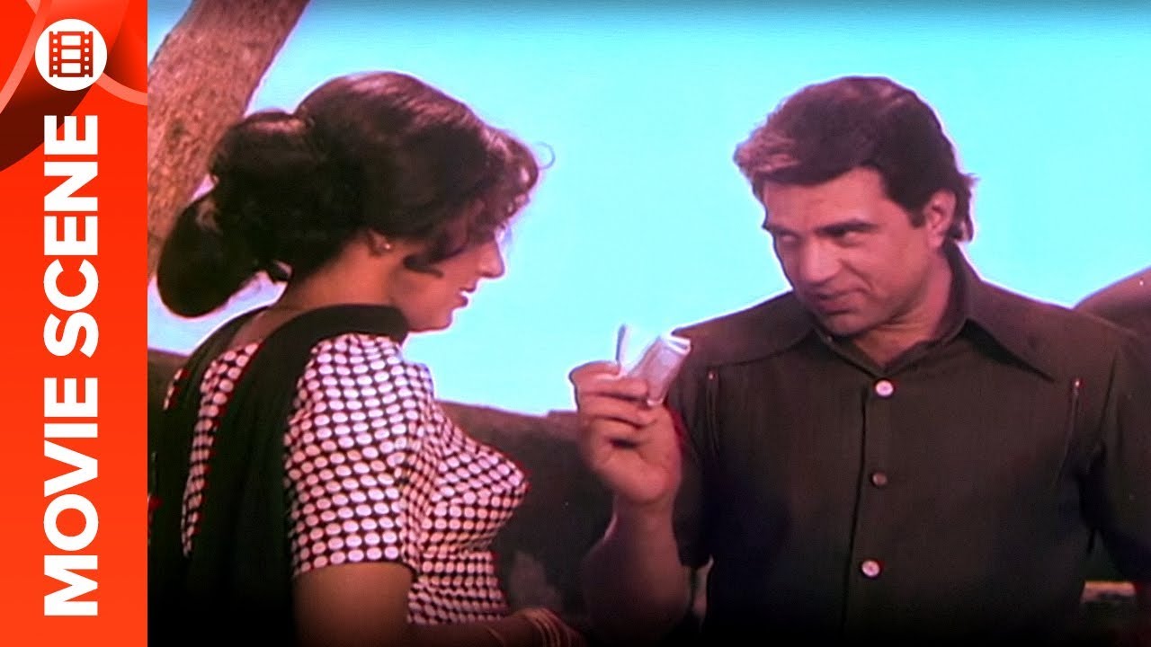 Dharmendra Paying Hema Malini For a Rehearsal - Kinara