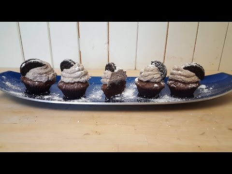 How to: Bake Oreo Cupcakes // Norwegian Bakers
