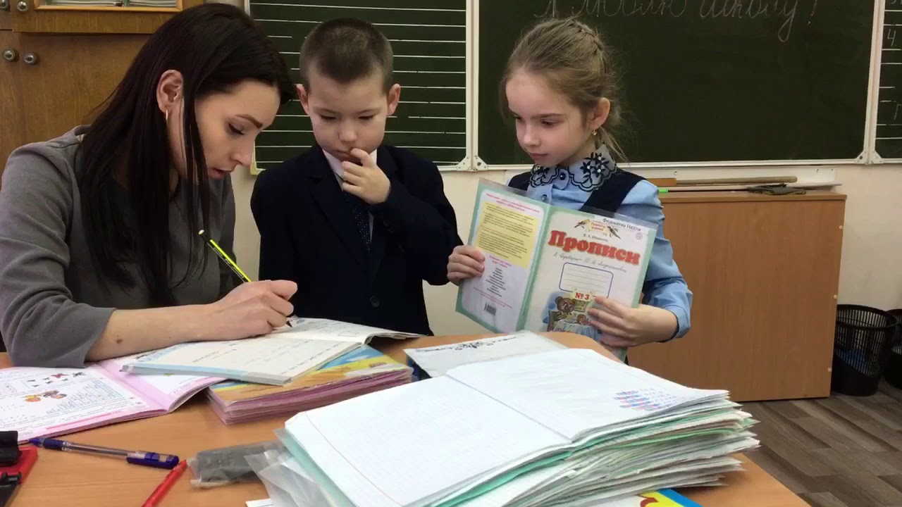 школа 39 1 класс. школа 39 красноярск учителя. первоклассники на линейке. 39 школа калининград. школа 39 иркутск учителя.