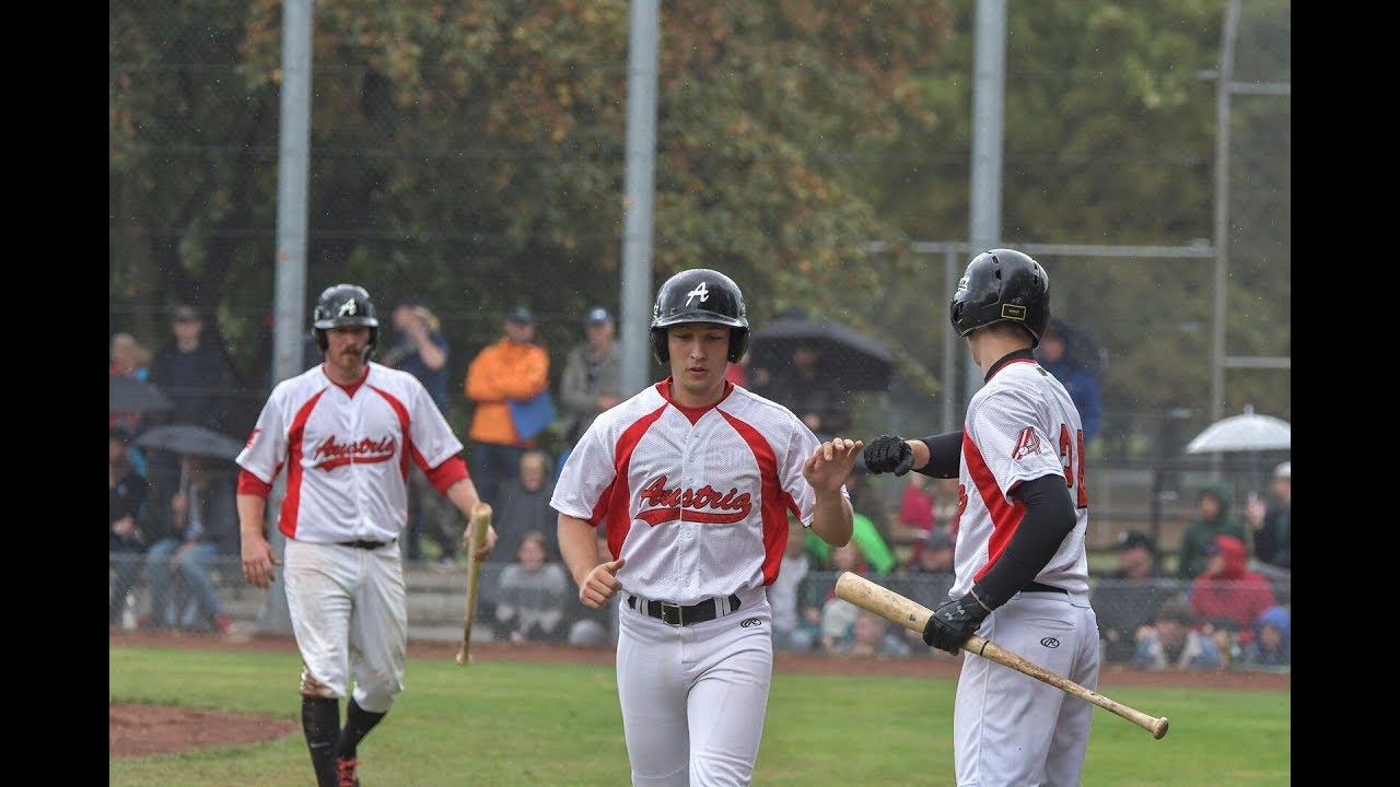 Baseball Highlight: Rundown to Score
