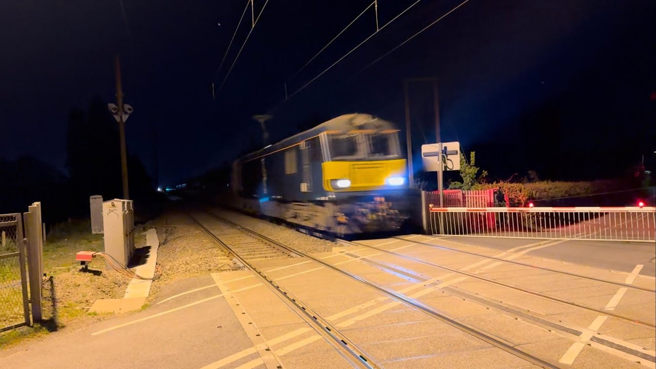 *No Nightmode, Freights, Caledonian Sleeper & Class 91* South Muskham Level Crossing