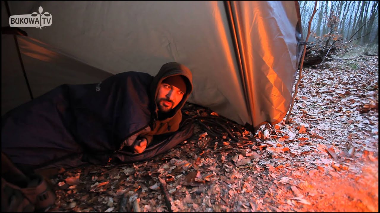 Wędrówka i noc w lesie