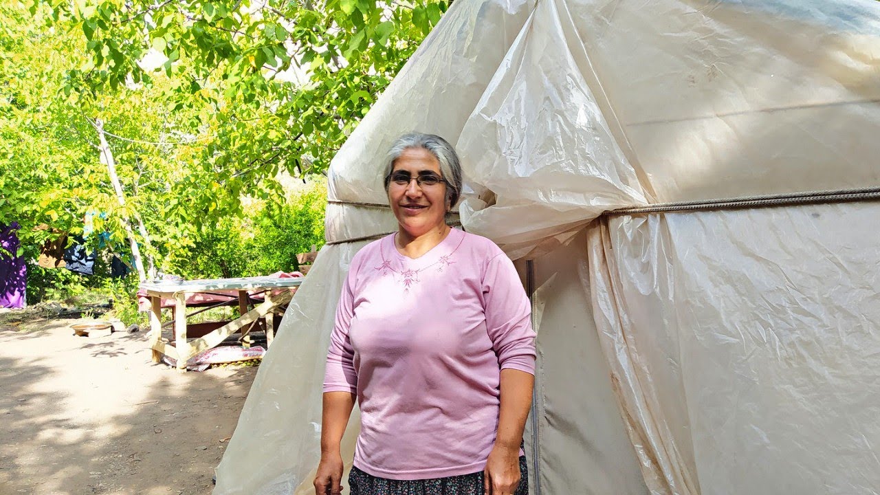 Altı Senedir Çadırda Yaşayan Azize Abla ~ Şehirden Köye Göç