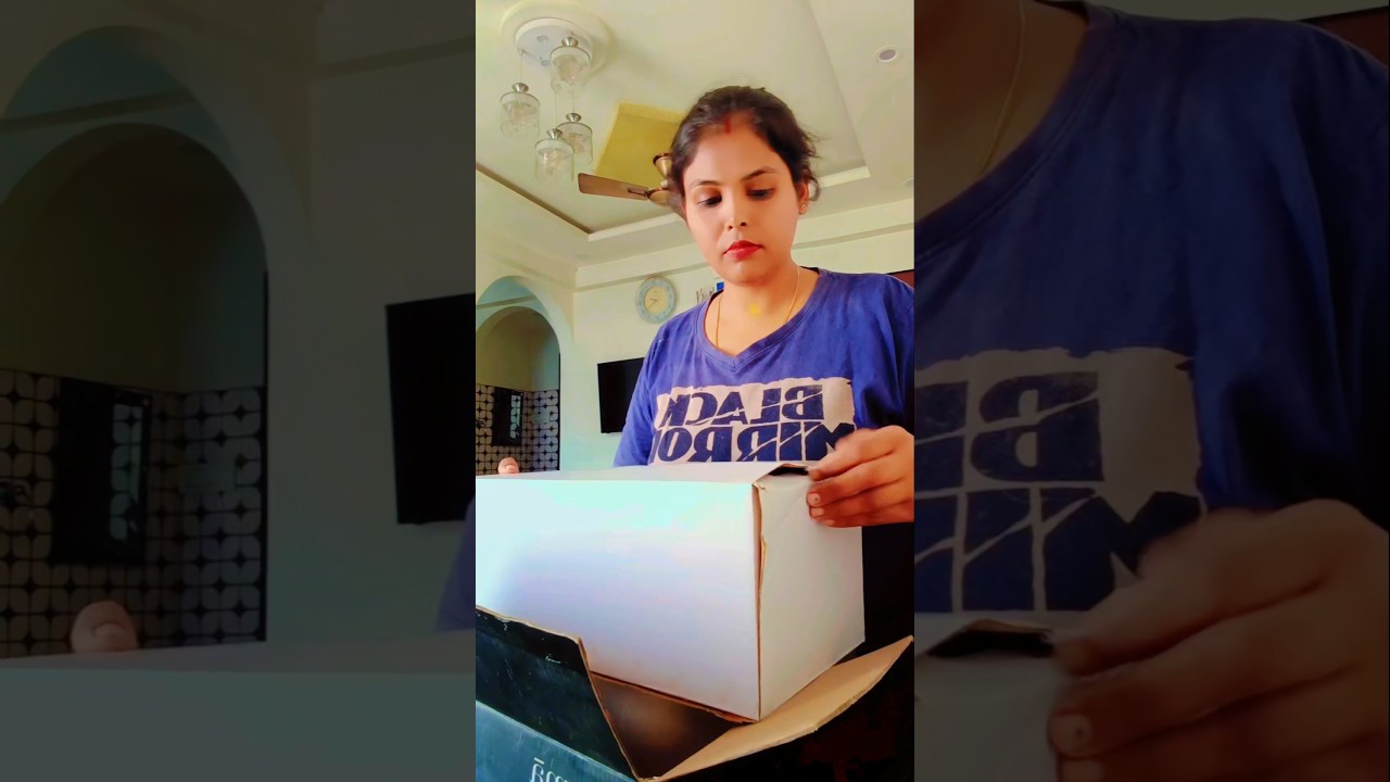 Croma ( tata) mixer grinder product opening 