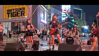 Anastasia  4สาววัยทีนพันธุ์ร็อค#pettyrock Band Siam Square Walking Street  Bangkok.