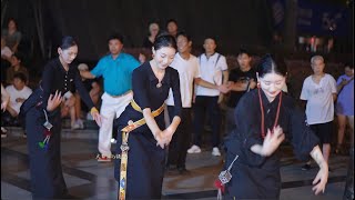 Download Lagu Classic traditional popular Tibetan dances medley ,Lovely Tibetan girls MP3 Download Lagu Classic traditional popular Tibetan dances medley ,Lovely Tibetan girls MP3