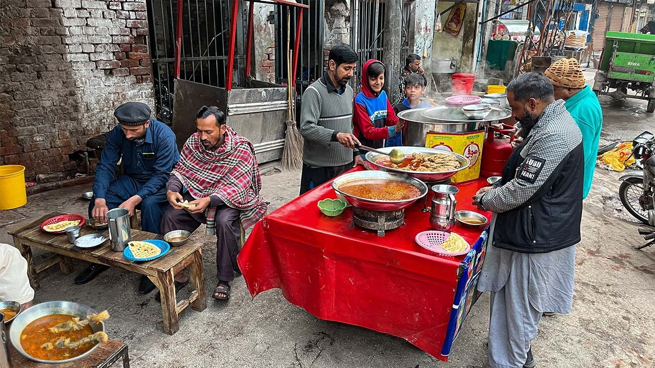Super Cheap Eats Compilation 😍 | Poor Man’s Breakfast in Lahore | Ancient Punjabi Street Food 🇵🇰