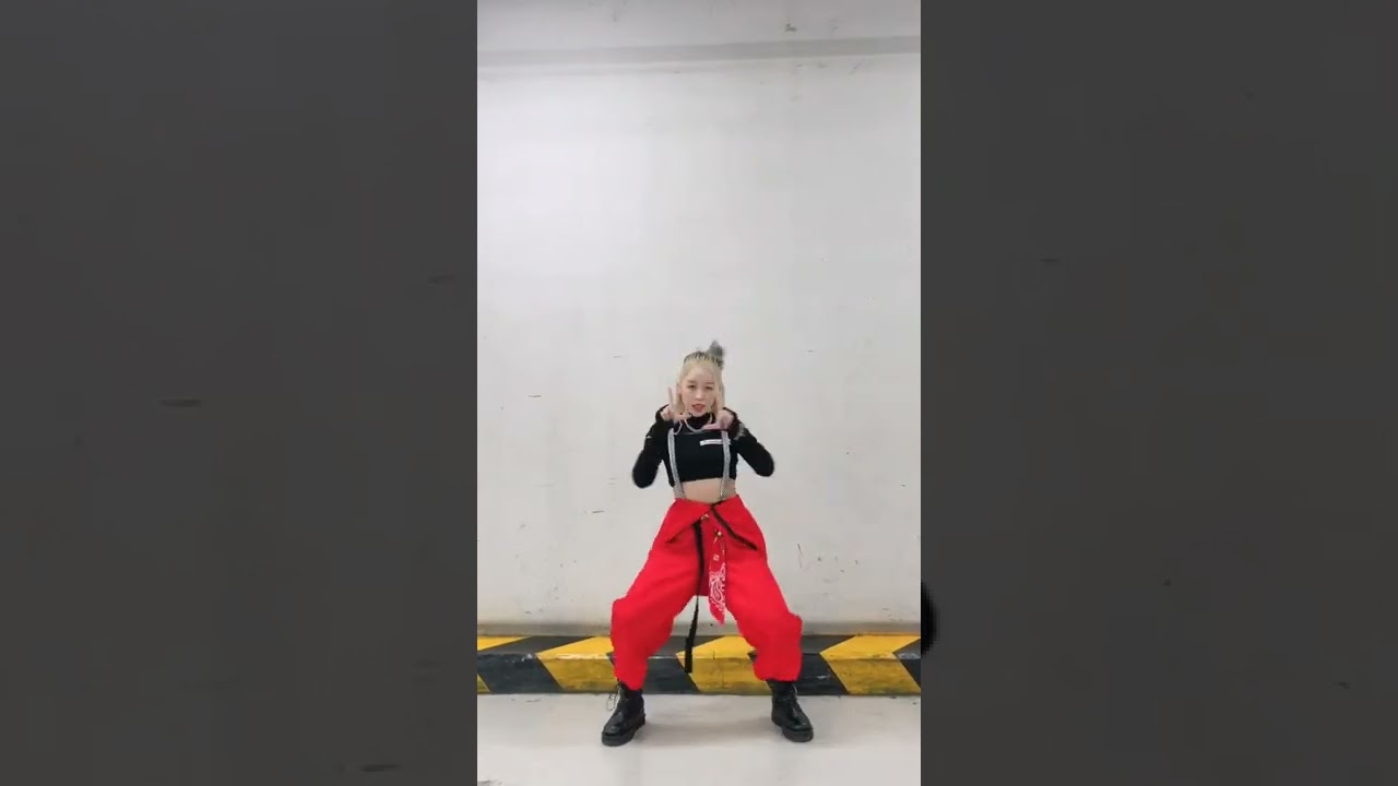 [Kep1er tiktok] Our main dancer Hikaru zoom in zoom out 