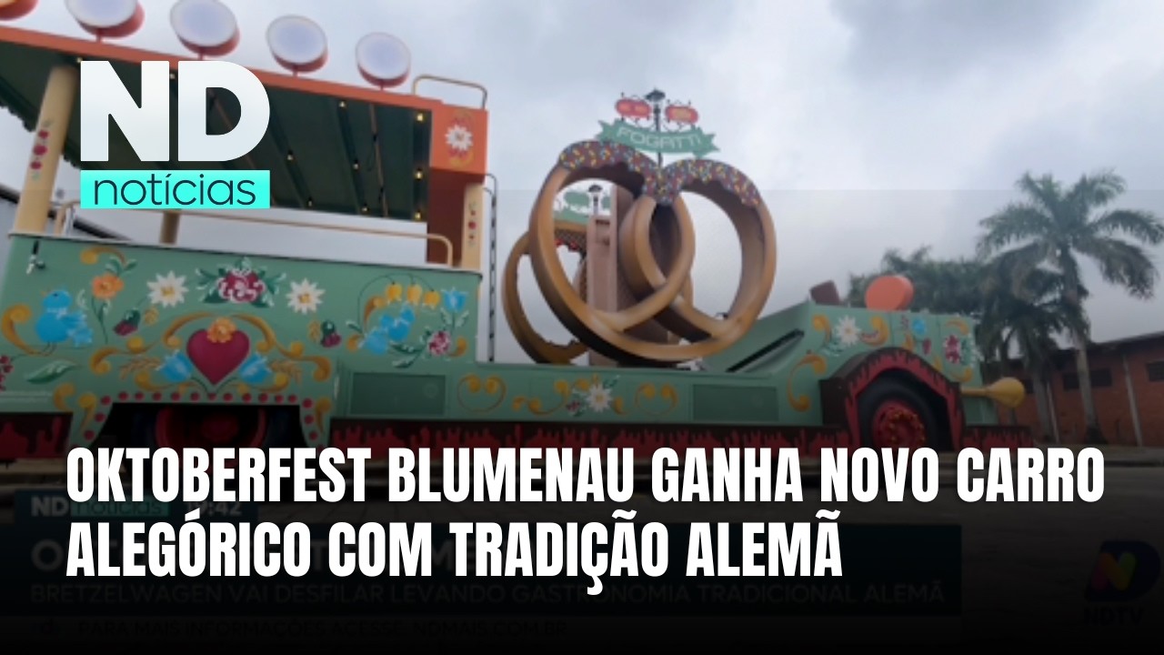 Bretzelwagen é preparado para desfilar na Oktoberfest Blumenau