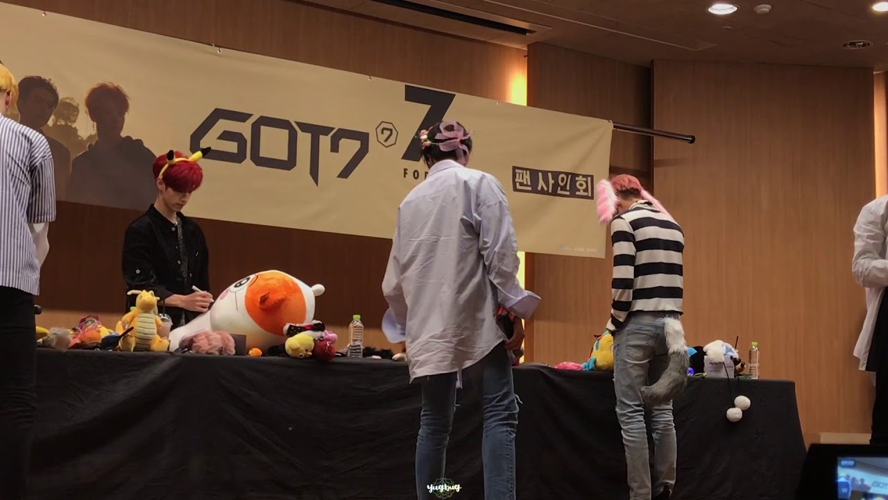 171027 종로 팬사인회 (Jongno Fansign) with GOT7 (JB absent).