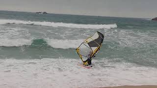 Le beachstart en windsurf