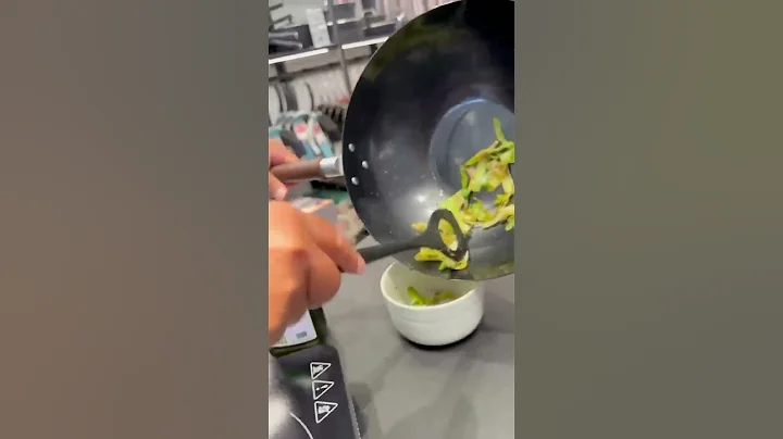 Learn our secret tip for seasoning our best-selling Dragon wok. #shorts