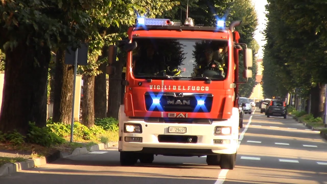 COMPILATION MEZZI VIGILI DEL FUOCO IN SIRENA