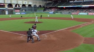 ARI@HOU: Gonzalez saves a potential run with a grab