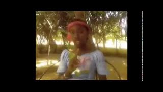 La petite Binta, 14 ans fait un Remix de Guestu d'Aida Samb. Sublime, à VOIR