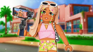 📷 STARTING a *VLOG* SQUAD on Roblox ⭐ | Youtube Story