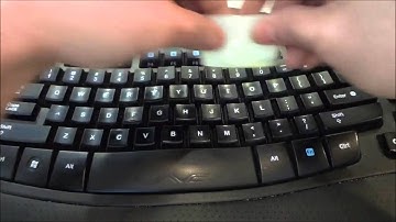 How To Clean A Keyboard With Post It Notes-Computer Life Hack