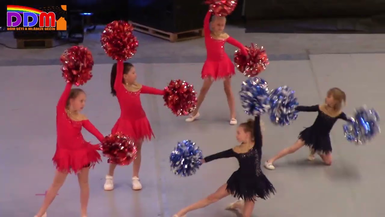 Dance Děčín 2022 - mažoretkové formace