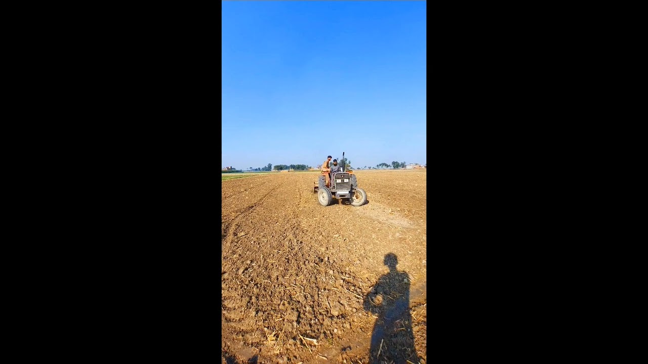 Tractor turns with using brake of left tyre /#shorts