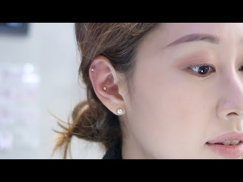 eng) <strong>홍대</strong> 피어싱 리뷰! 이너컨츠, 아웃컨츠 2개ㅣ피어싱 입문자 / Got <strong>my</strong> ear pierced in HONGDAE