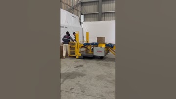 How to efficiently complete the loading of heavy packages in containers#conveyor #loading #warehouse