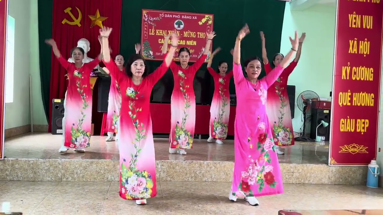 Tiếng khèn mùa hoa ban / đội dân vũ Đặng xá 