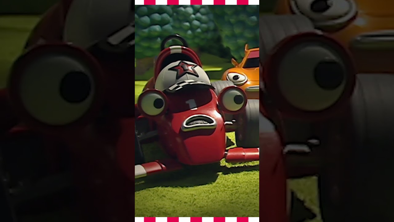 Is that a ghost?! 👻 🎃 | Roary the Racing Car | Mini Moments 